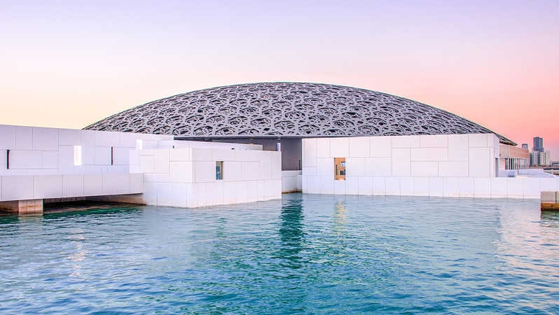 The Louvre in Abu-Dhabi has been inaugurated, a triumph of light and shadow