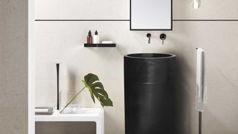 Furnishing a modern (trendy) bathroom with decorative aluminum strips for tiles