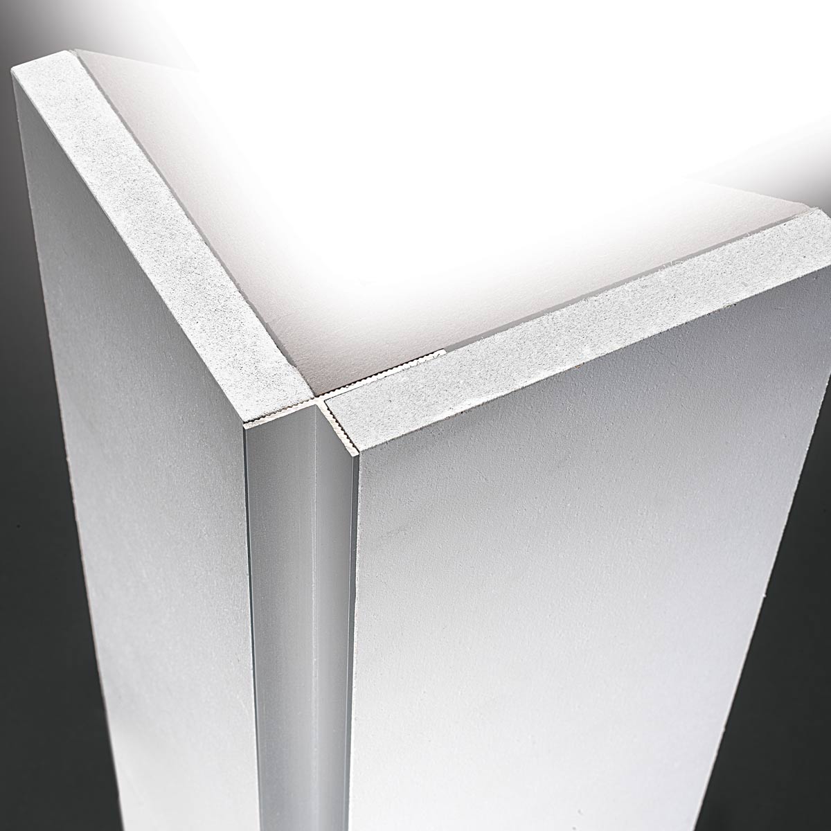 Battiscopa filo muro per cartongesso Profilitec Battiscopa filo muro per cartongesso Profilitec
