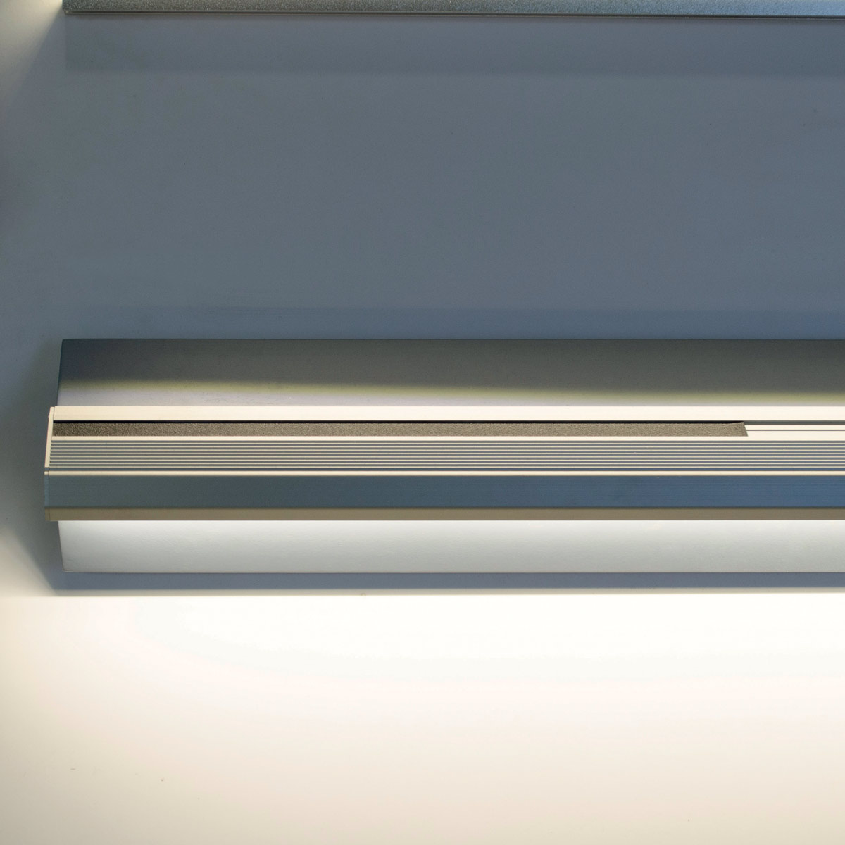 Profili per gradini Profili led su scale Profilitec Profili per gradini Profili led su scale Profilitec